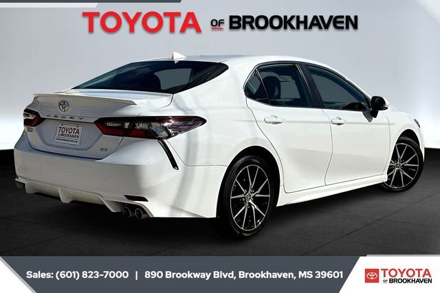 Used 2024 Toyota Camry SE image 11