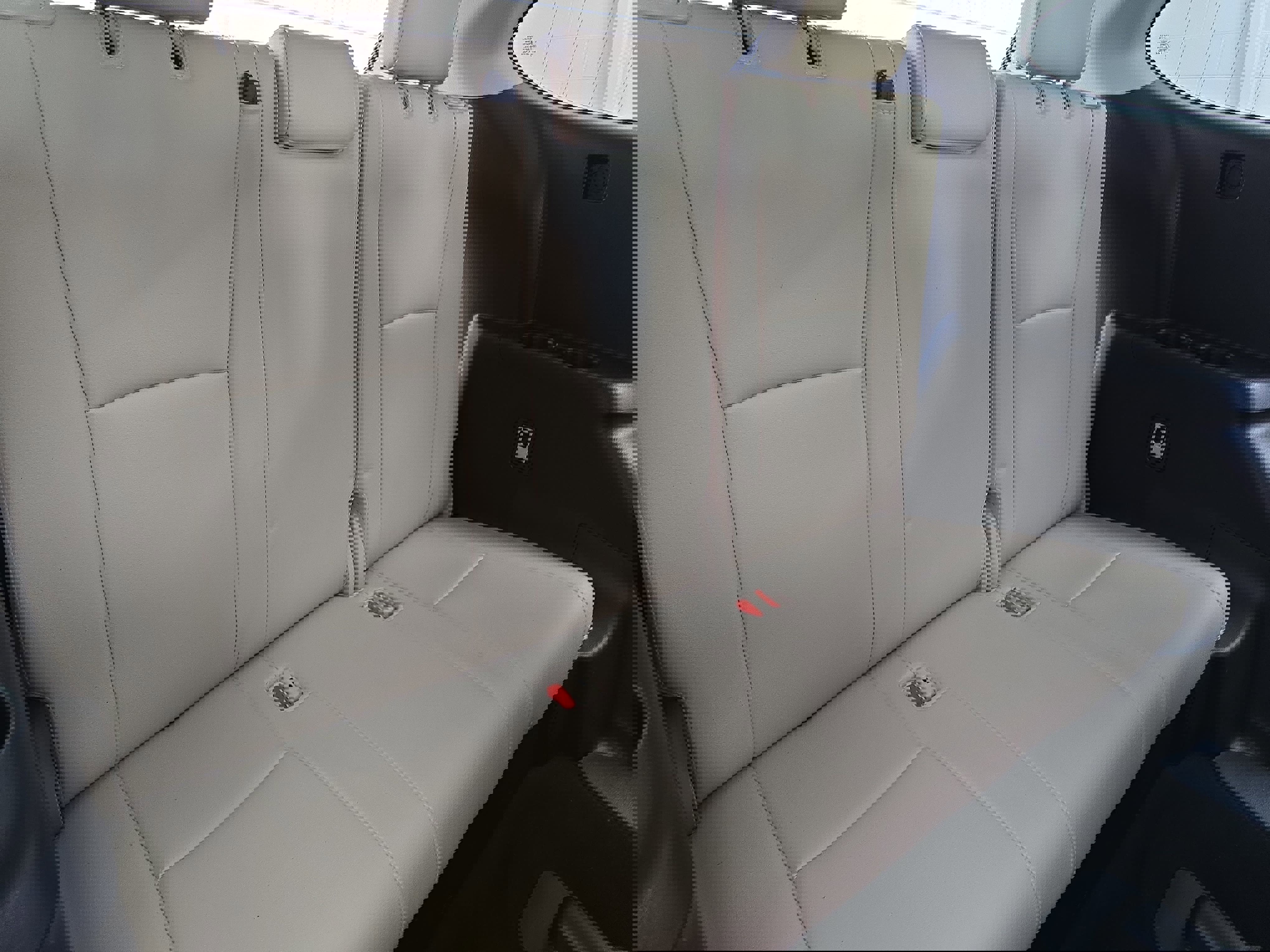 Used 2022 Toyota Highlander XLE image 12