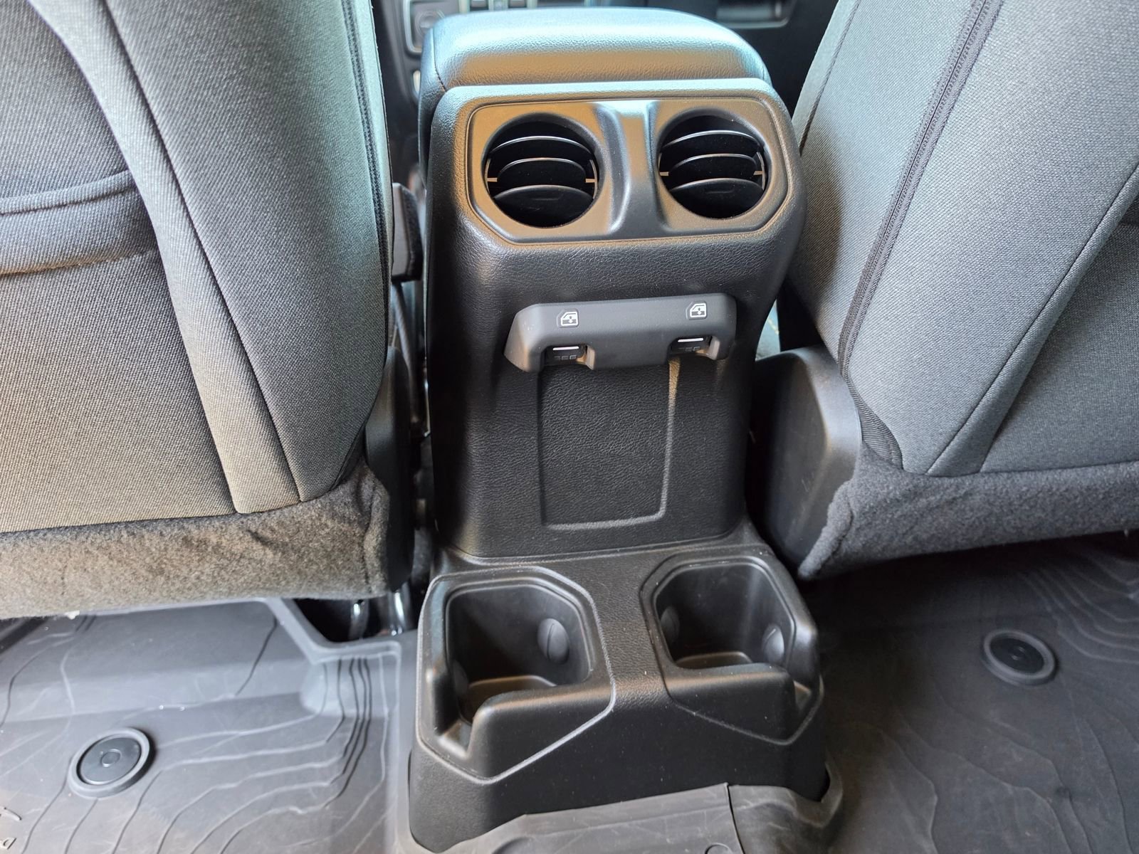 Used 2024 Jeep Wrangler Willys image 19