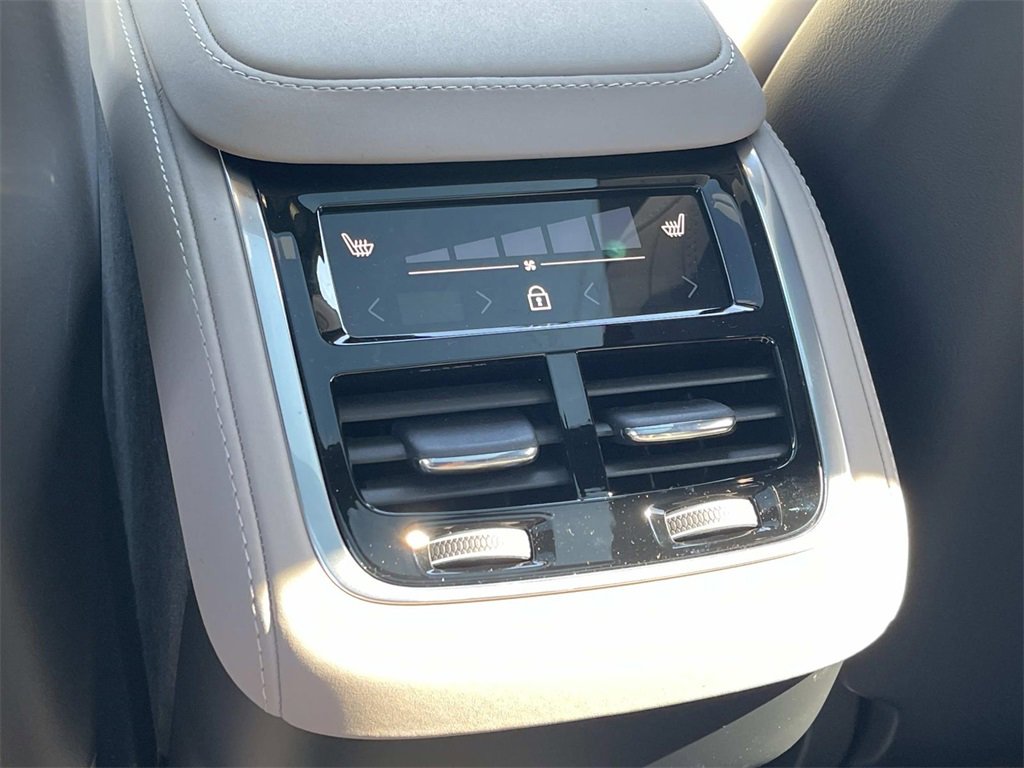 New 2026 Volvo XC90 B6 Ultra image 17