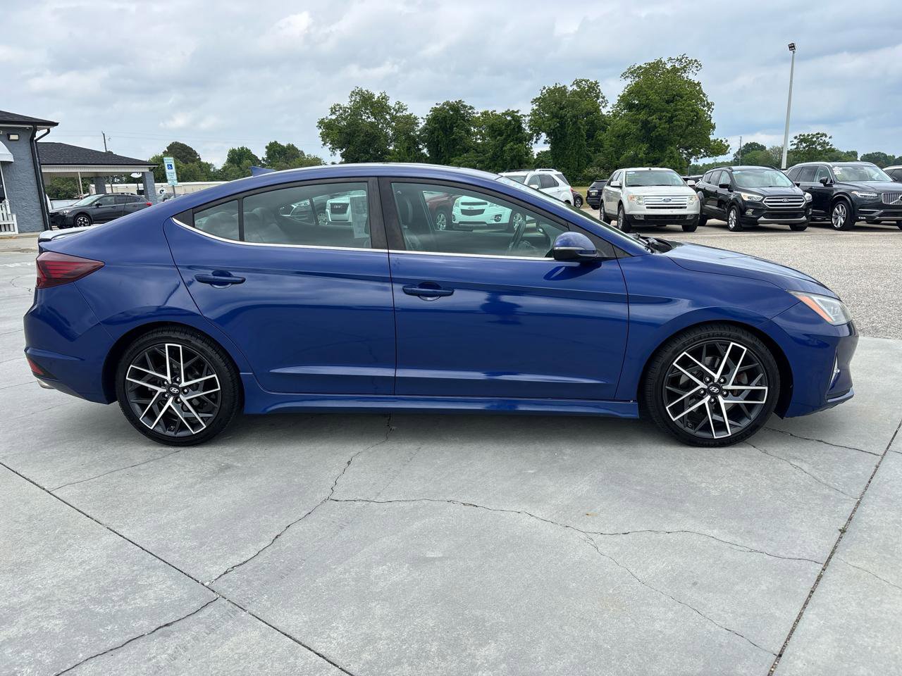 Used 2020 Hyundai Elantra Sport w/ Premium Package 02 FWD image 3