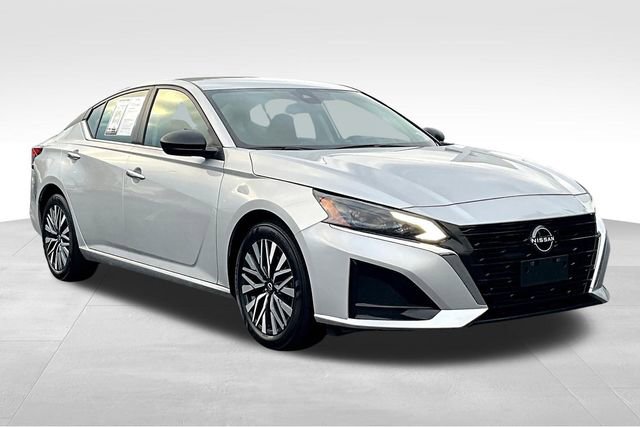Used 2024 Nissan Altima 2.5 SV