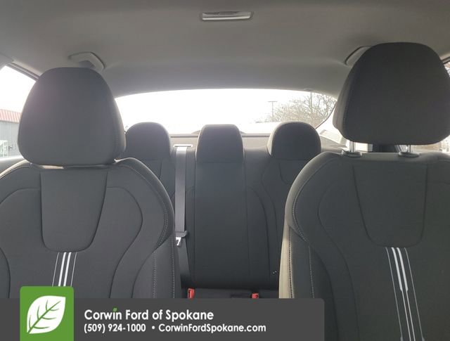 Used 2023 Hyundai Elantra SEL w/ Cargo Package image 32