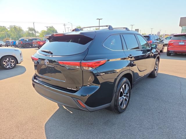 Used 2023 Toyota Highlander XLE AWD/4WD image 5