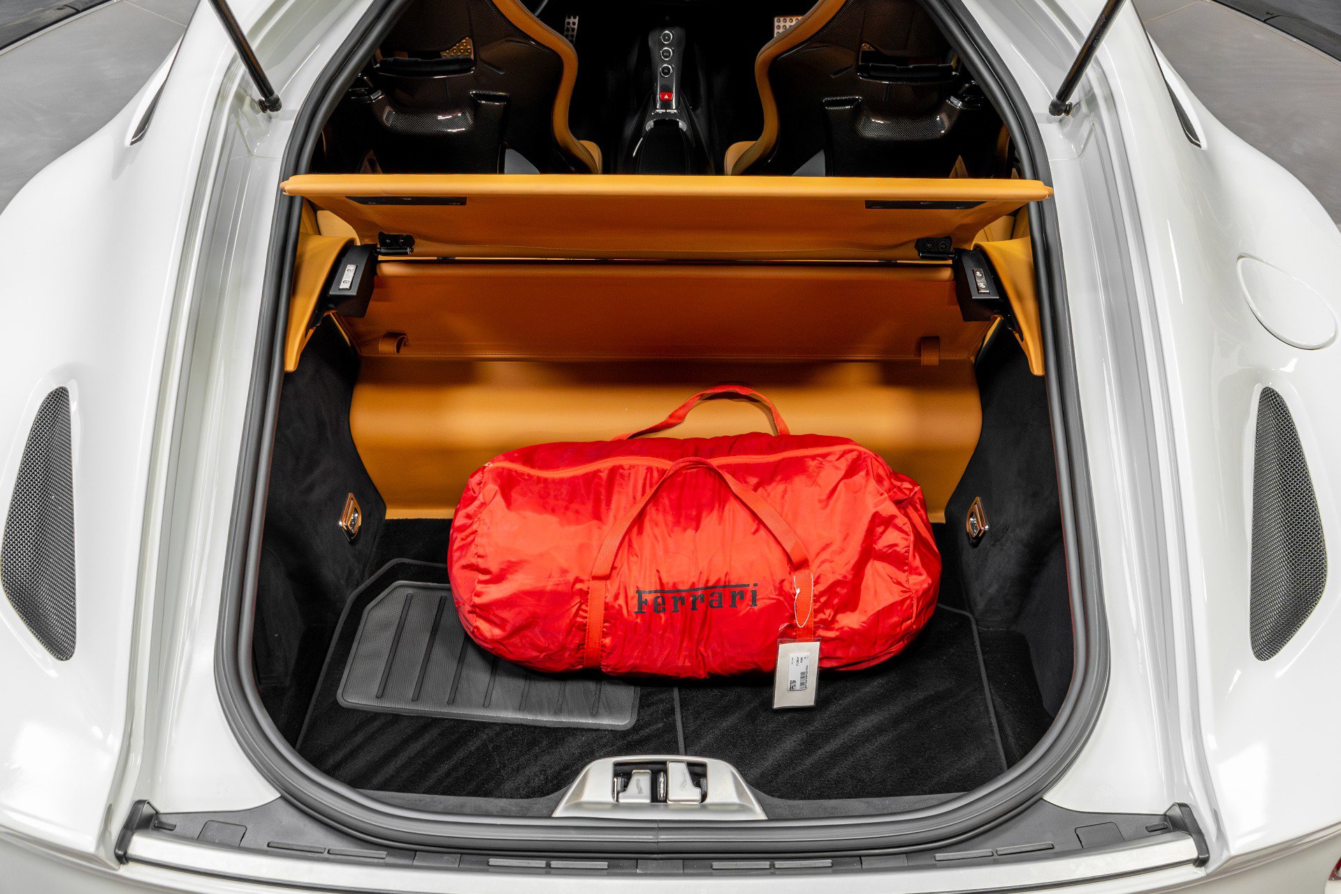 Used 2015 Ferrari F12 Berlinetta image 34