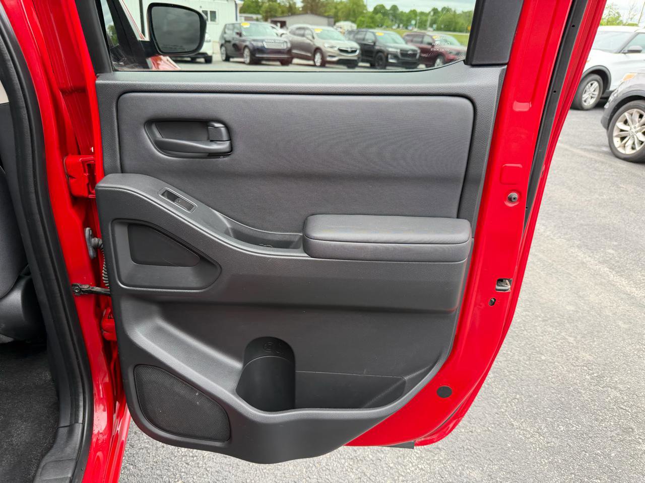 Used 2022 Nissan Frontier S AWD/4WD image 18