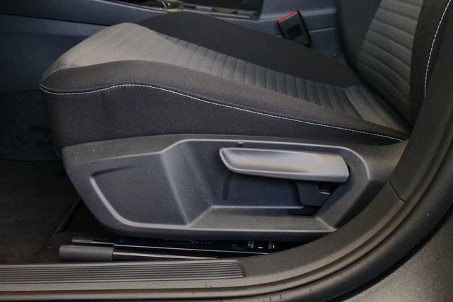 Certified 2025 Volkswagen Jetta S image 11