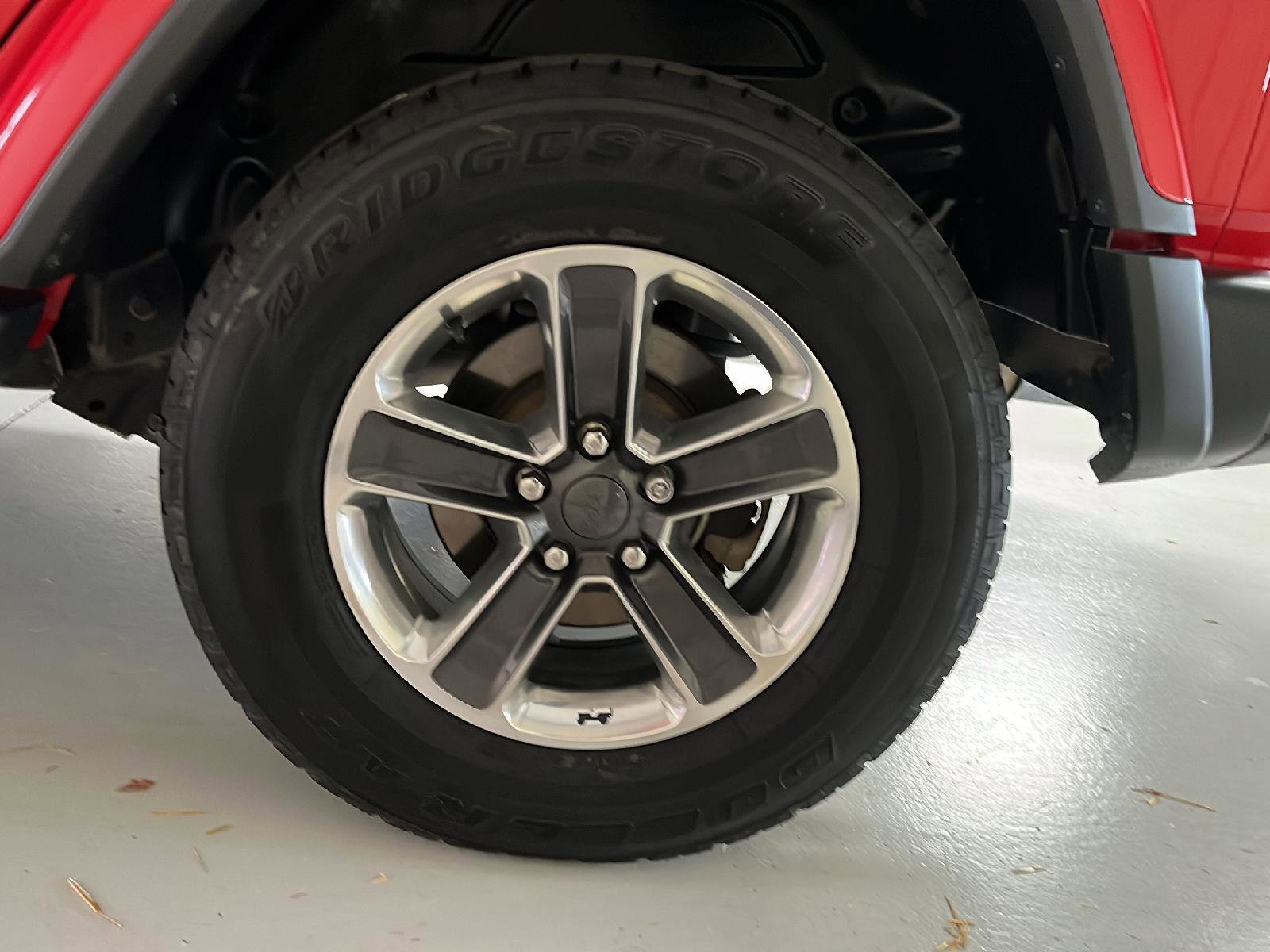 Used 2019 Jeep Wrangler Unlimited Sahara image 28