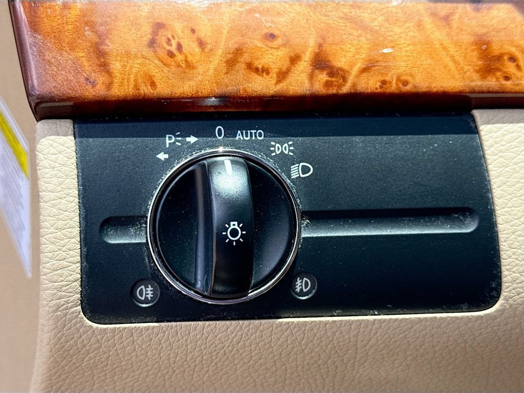 Used 2009 Mercedes-Benz E 350 Sedan image 32
