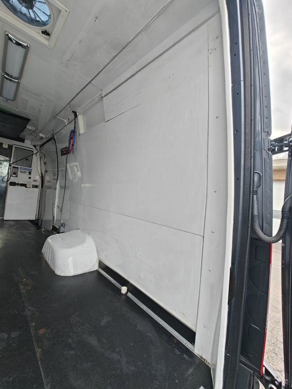 Used 2019 Mercedes-Benz Sprinter 170 image 37