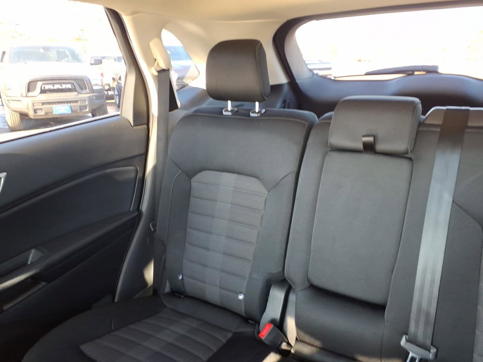 Used 2022 Ford Edge SEL w/ Convenience Package image 13
