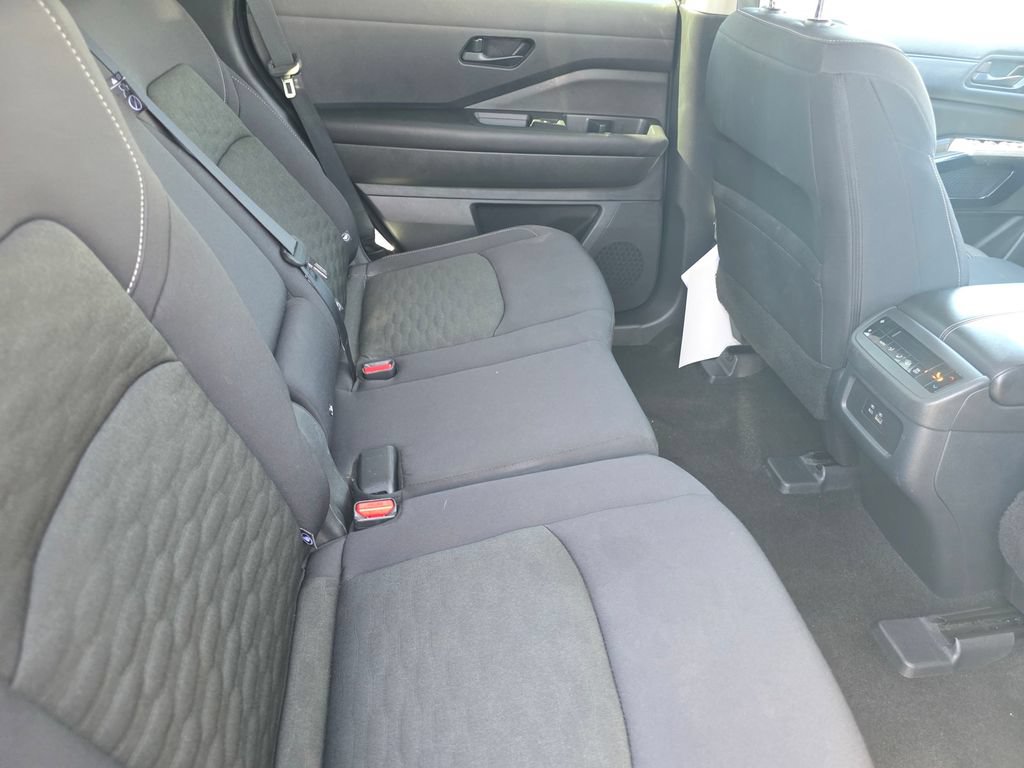 Used 2024 Nissan Pathfinder SV FWD image 20