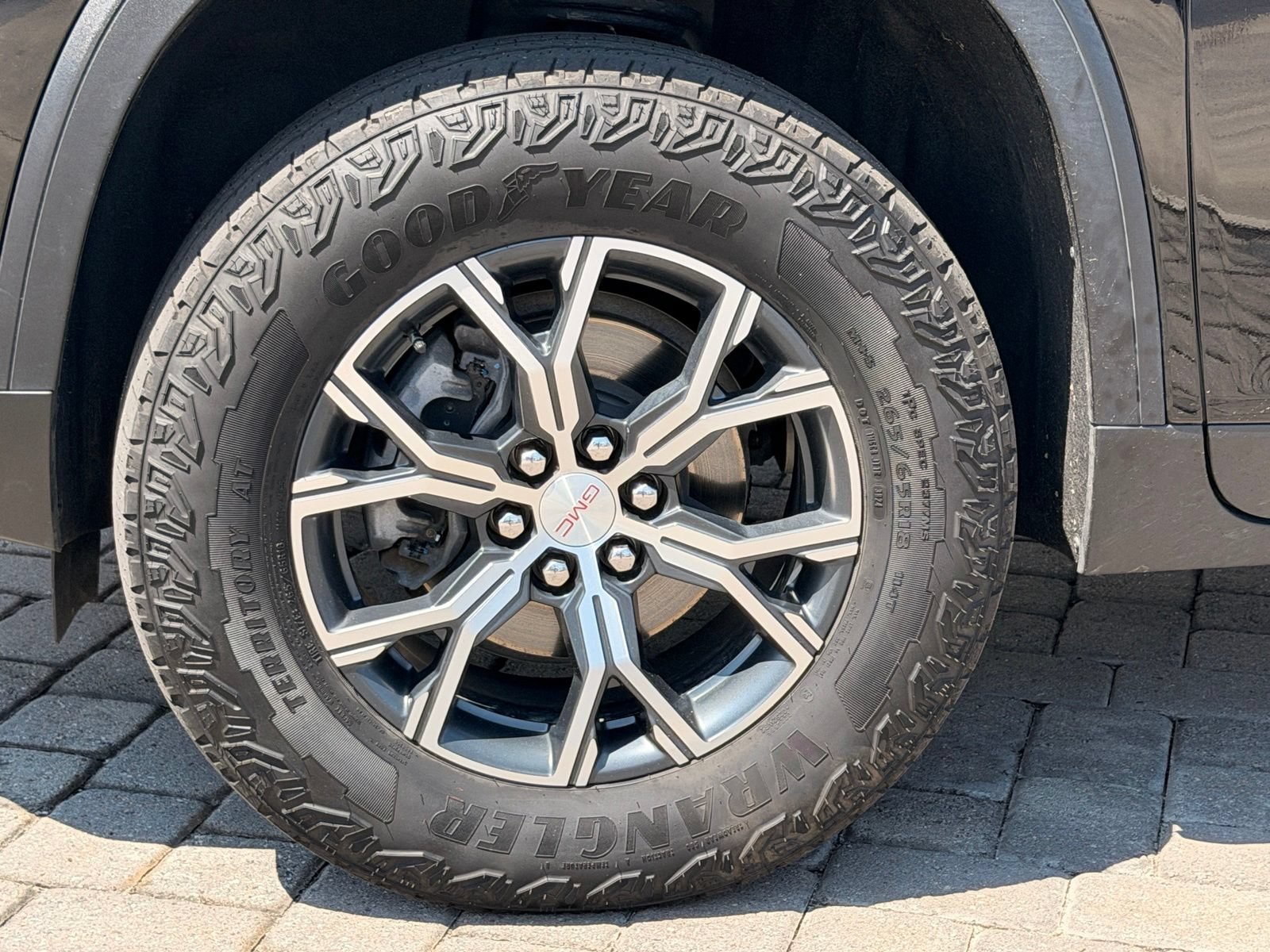 Used 2024 GMC Acadia AT4 w/ Luxury Package AWD/4WD image 12