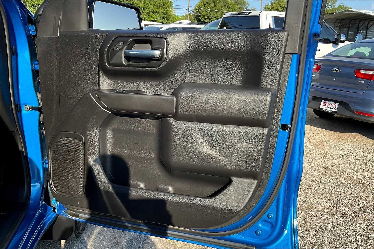 Used 2023 Chevrolet Silverado 1500 Custom image 33