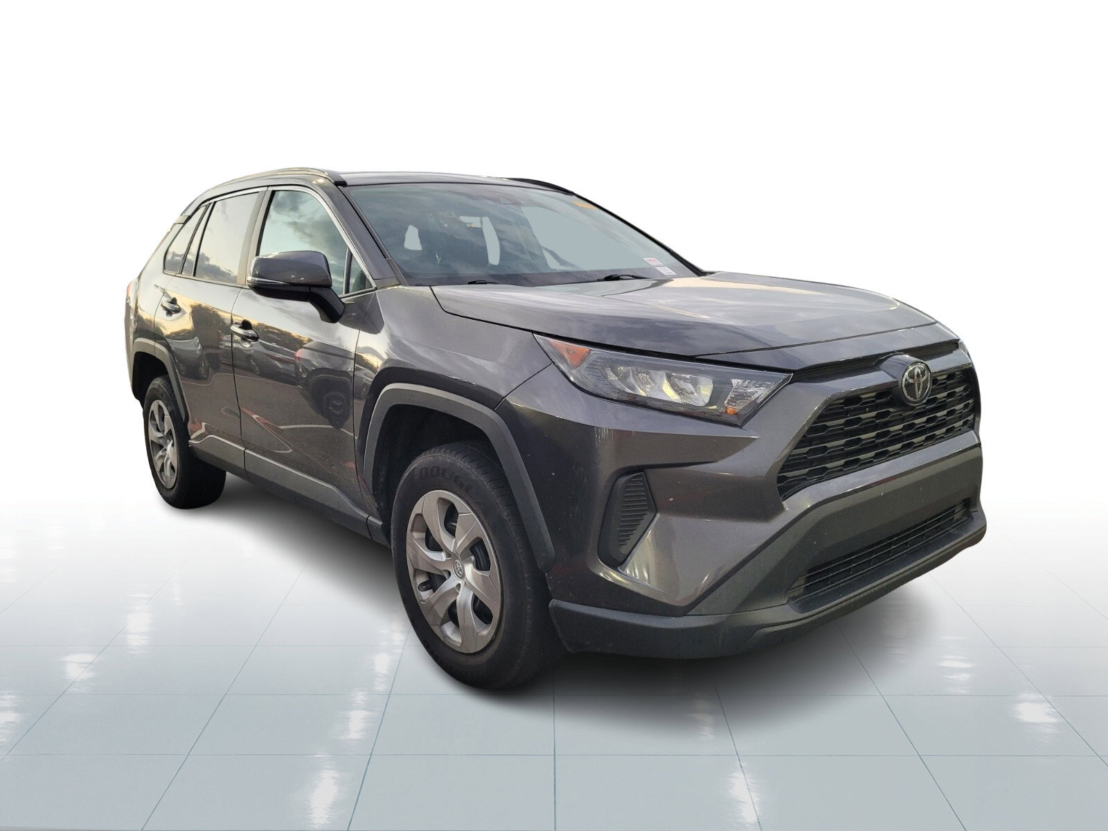 Used 2021 Toyota RAV4 LE image 3