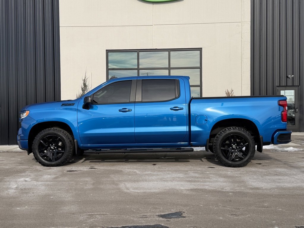 Used 2024 Chevrolet Silverado 1500 RST image 2