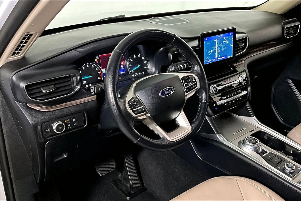 Used 2021 Ford Explorer Limited w/ Equipment Group 301A image 13