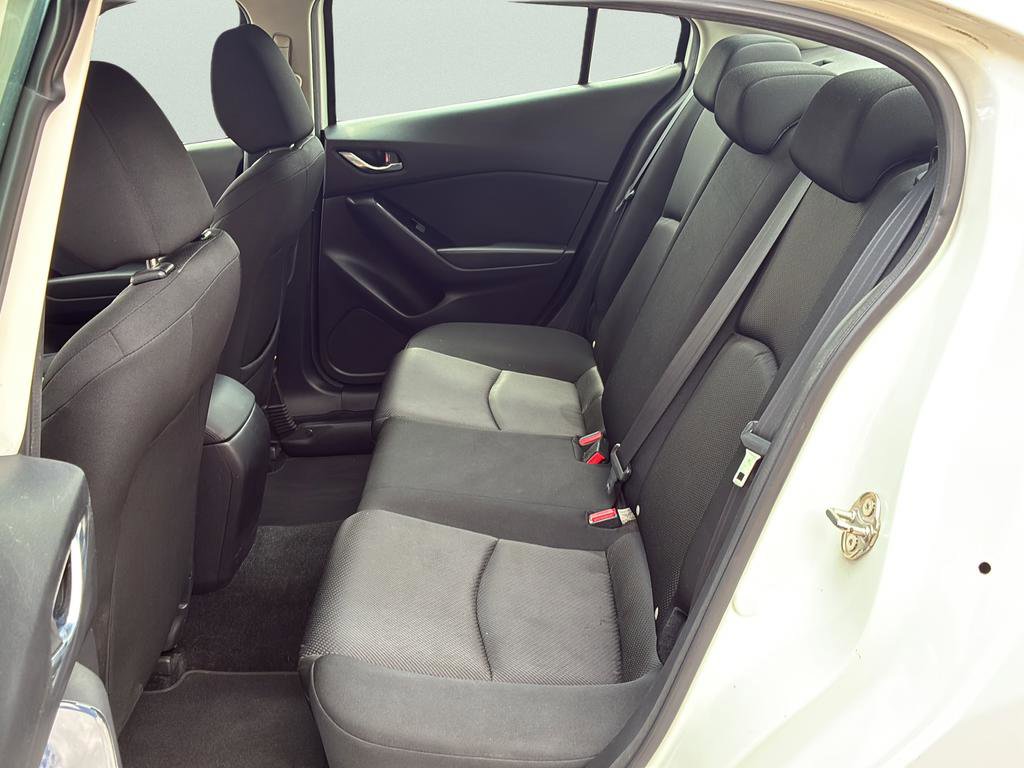 Used 2018 MAZDA MAZDA3 Sport FWD image 22
