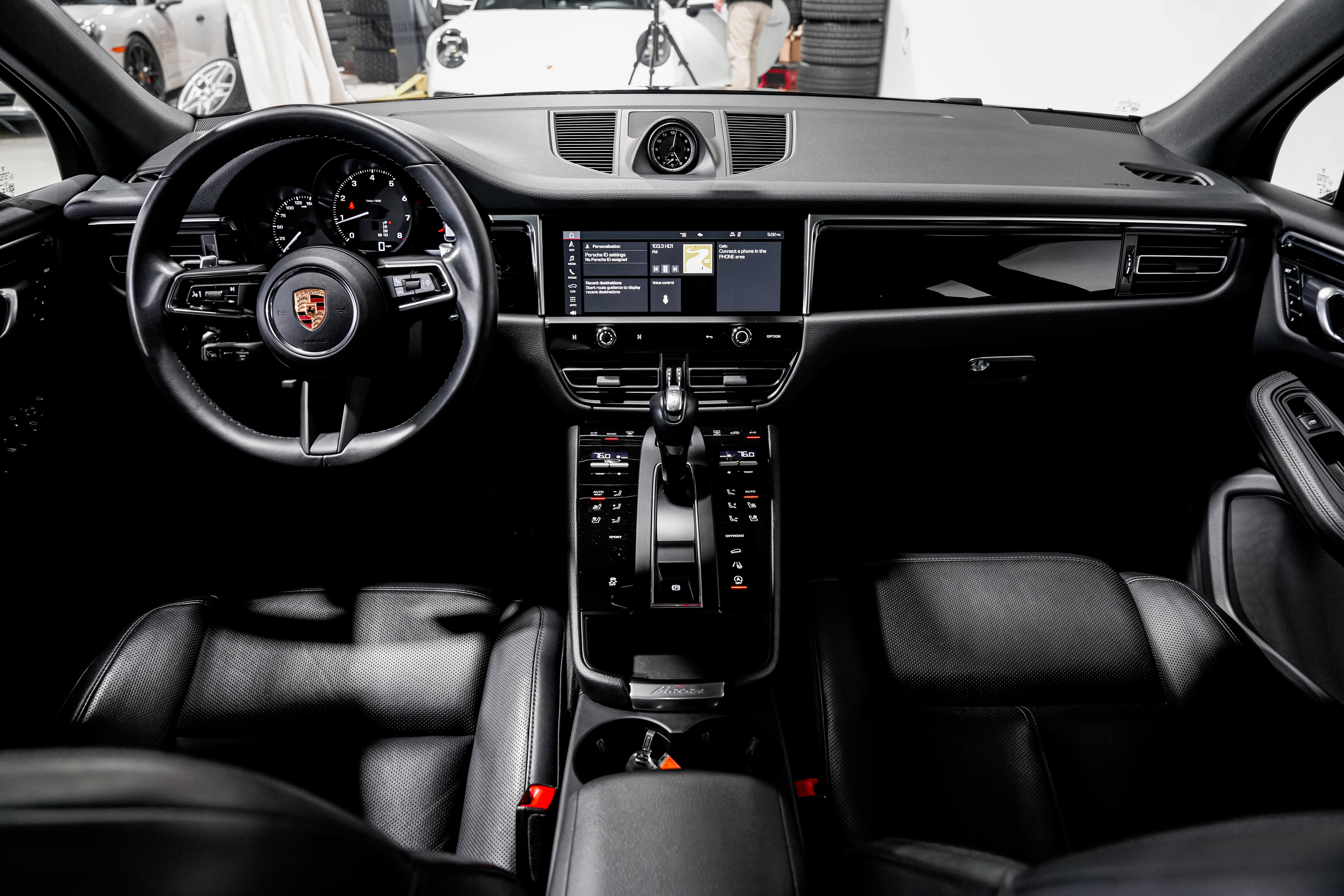 Used 2024 Porsche Macan image 15