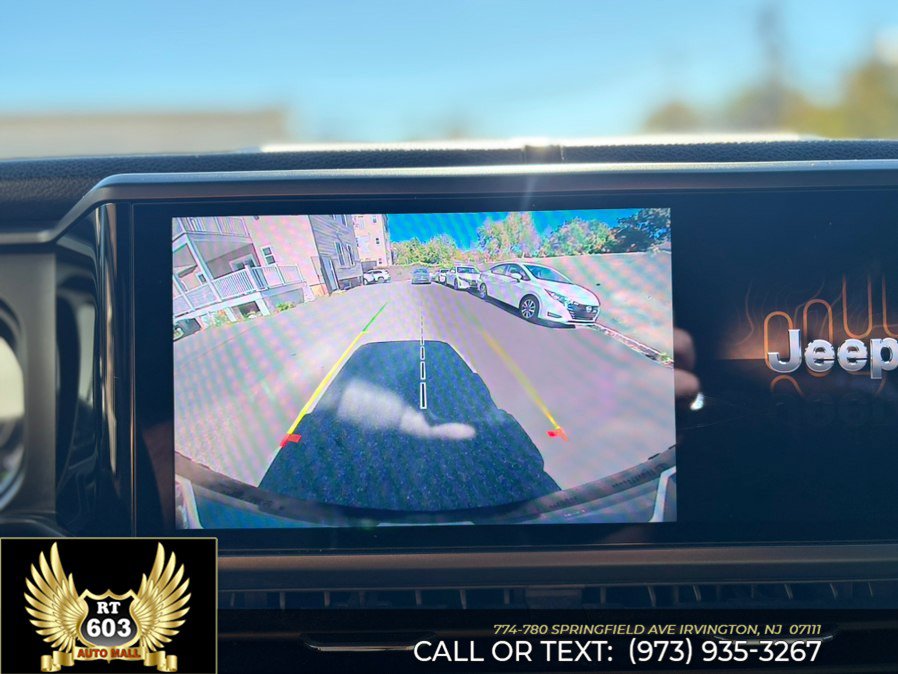 Used 2024 Jeep Wrangler Unlimited AWD/4WD image 19