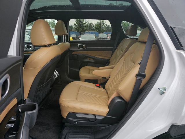 Certified 2024 Kia Sorento SX Prestige w/ Olive Brown Leather Package image 18