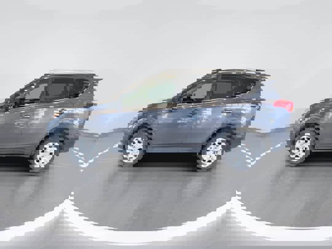 Used 2015 Toyota RAV4 LE image 5