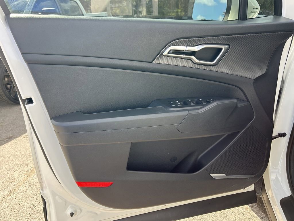 Used 2023 Kia Sportage LX image 33