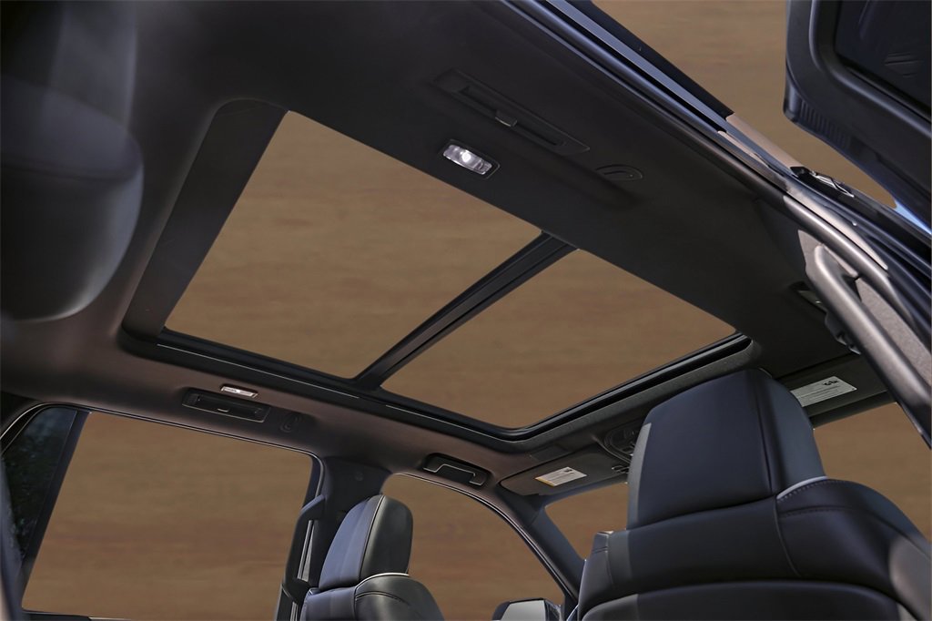 Certified 2024 Cadillac Escalade Premium Luxury w/ Performance Package image 32