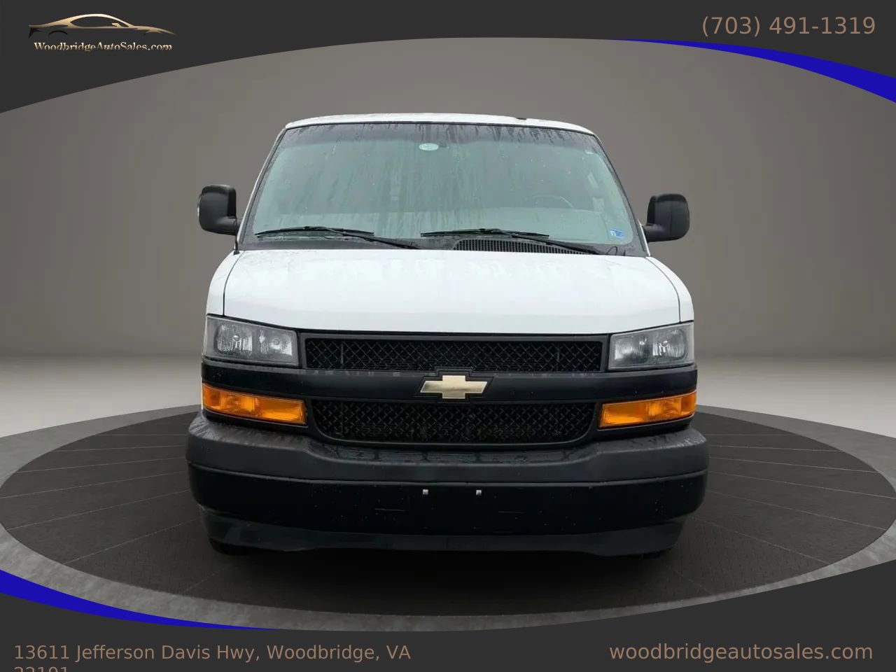 Used 2019 Chevrolet Express 2500 Van 3D w/ Communications Package image 2
