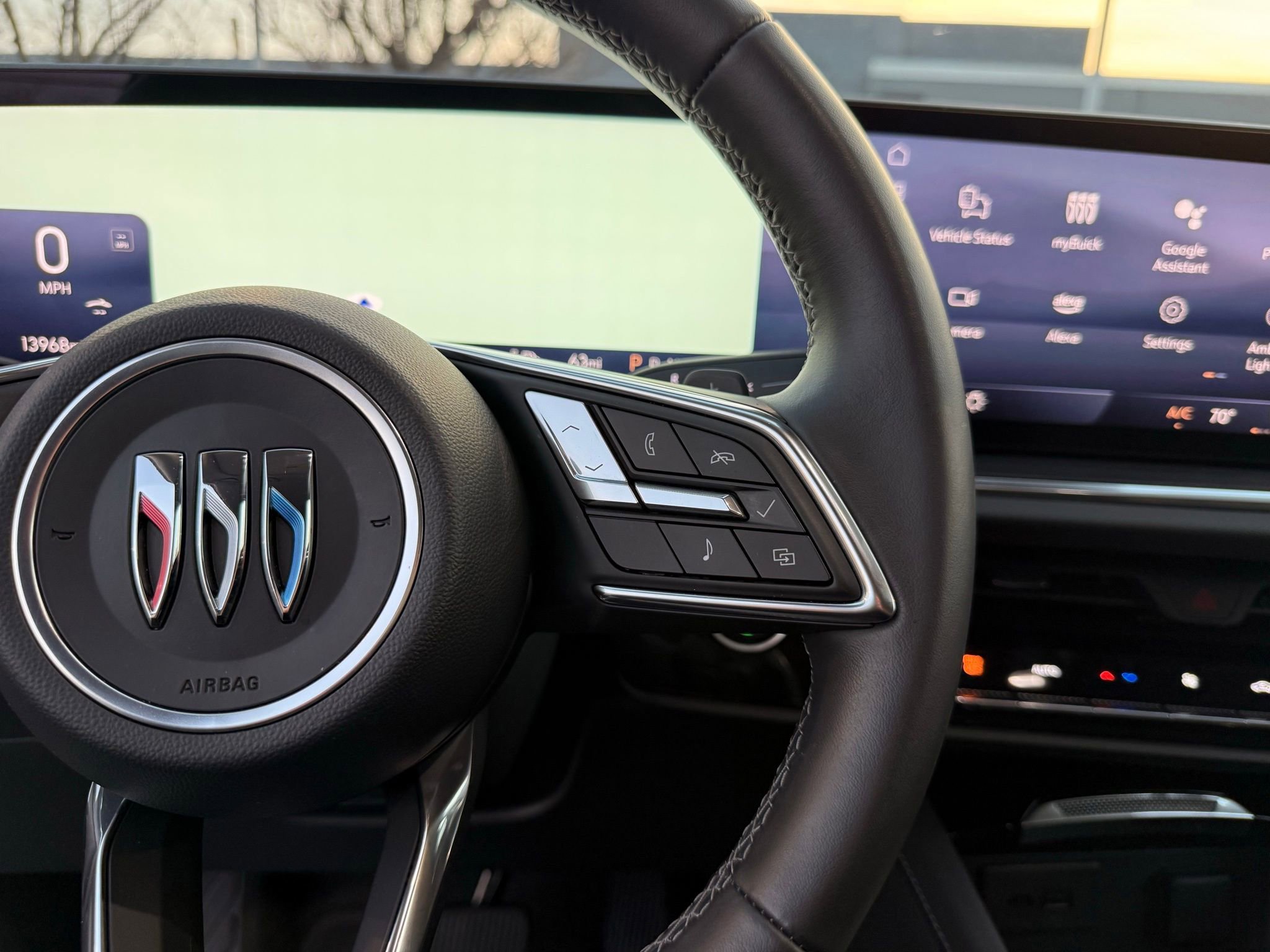 Used 2025 Buick Envision Preferred image 43