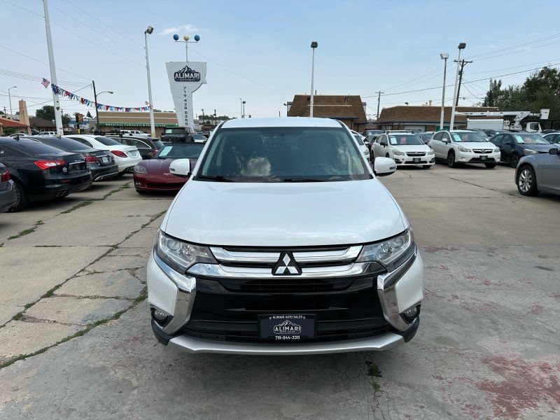 Used 2016 Mitsubishi Outlander SE AWD/4WD image 2