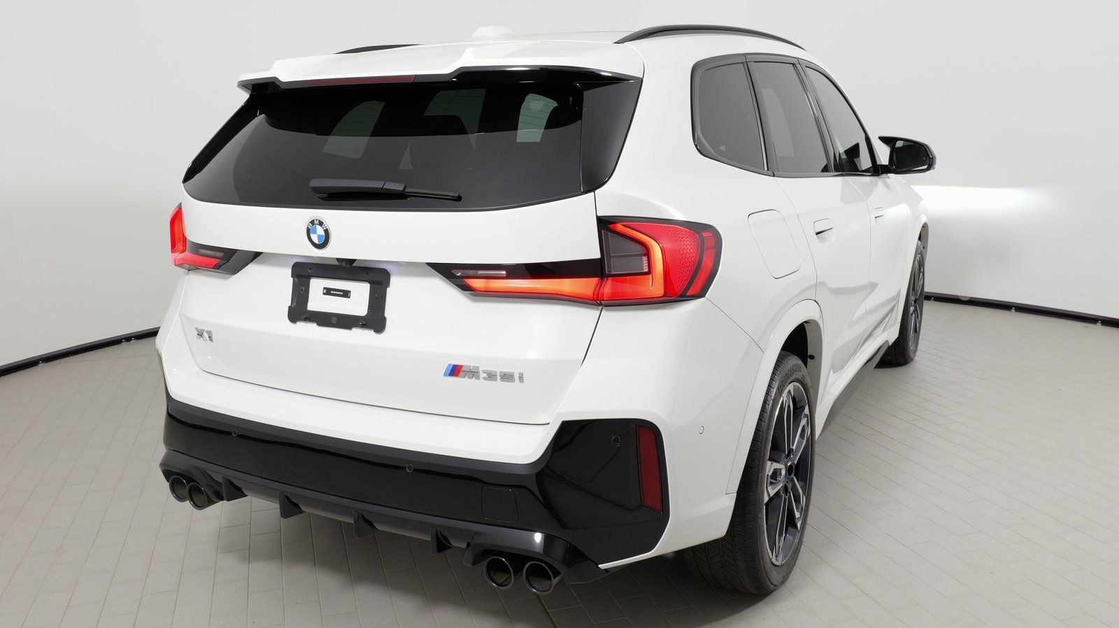 Used 2024 BMW X1 M35i w/ Premium Package image 15