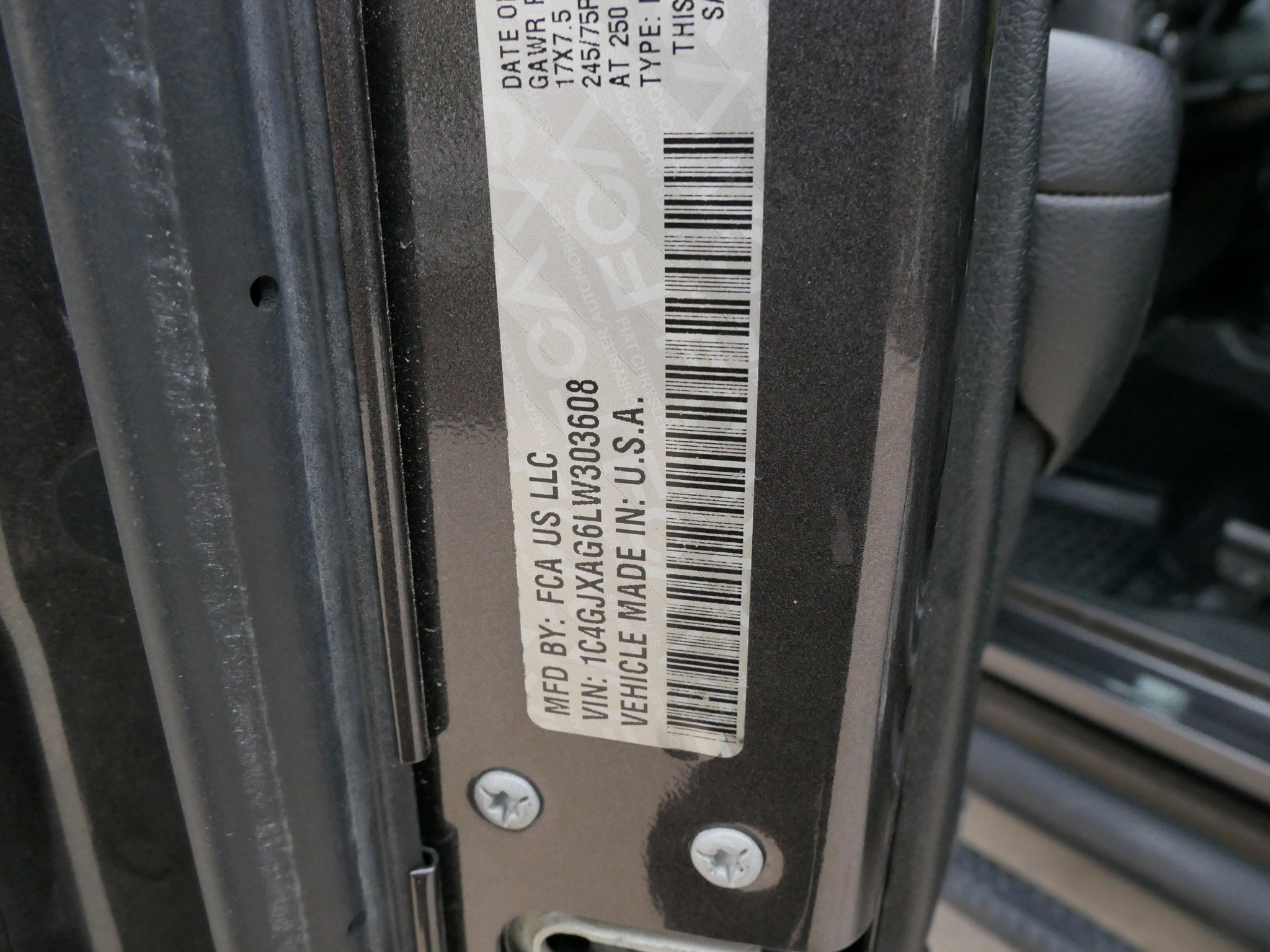 Used 2020 Jeep Wrangler Sport AWD/4WD image 33