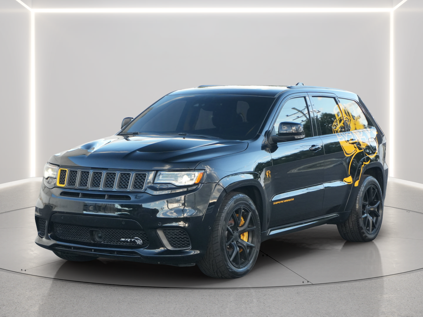 Used 2018 Jeep Grand Cherokee Trackhawk AWD/4WD image 1