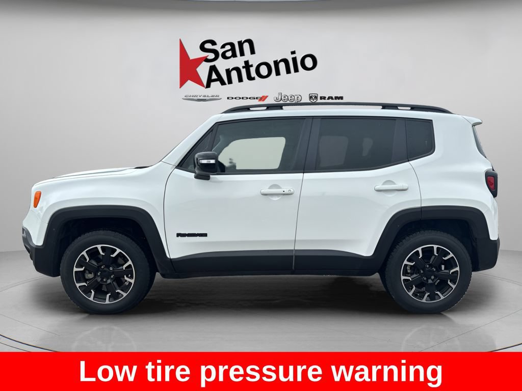 Certified 2023 Jeep Renegade Latitude AWD/4WD image 9