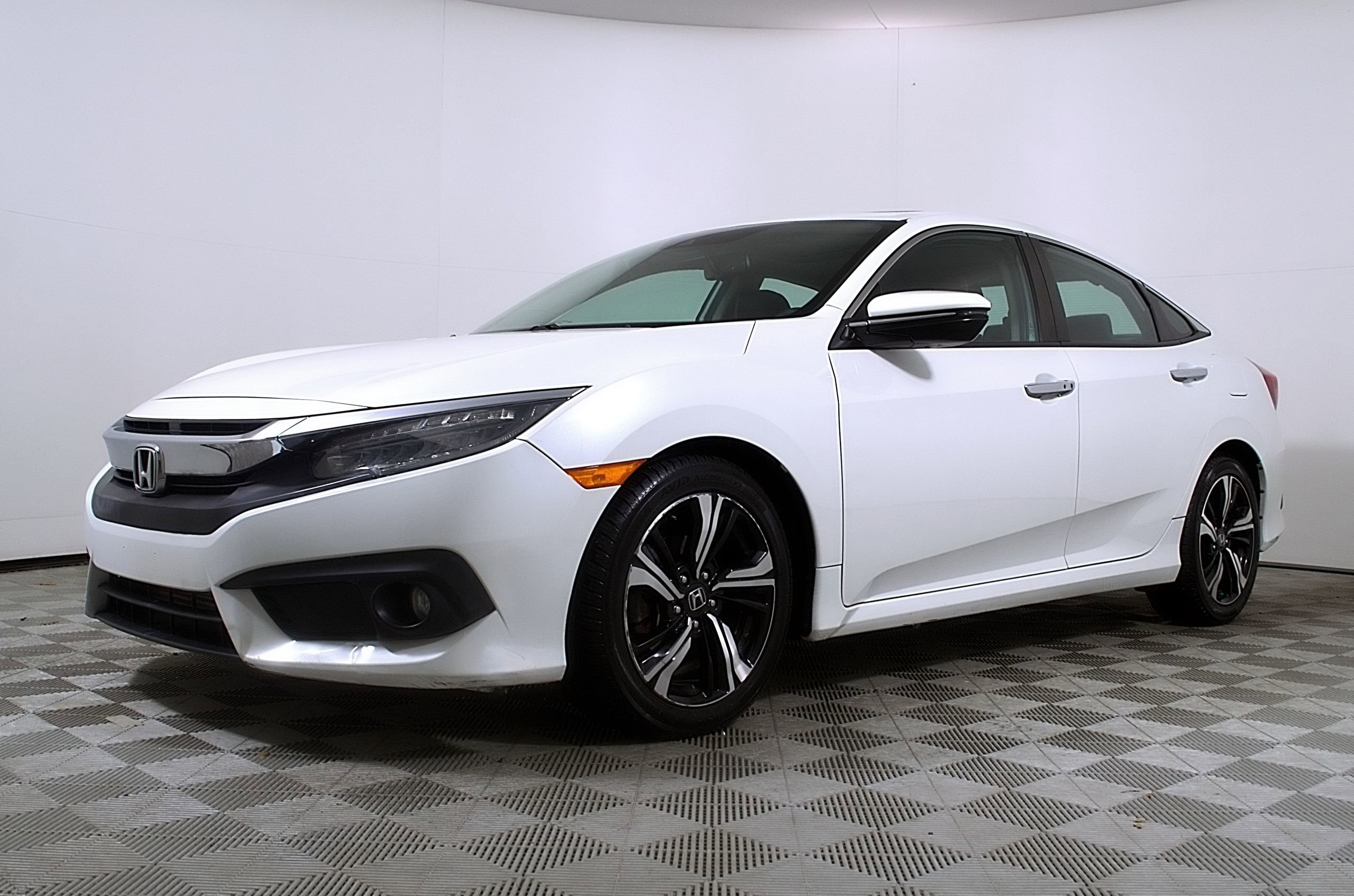 Used 2016 Honda Civic Touring video 2