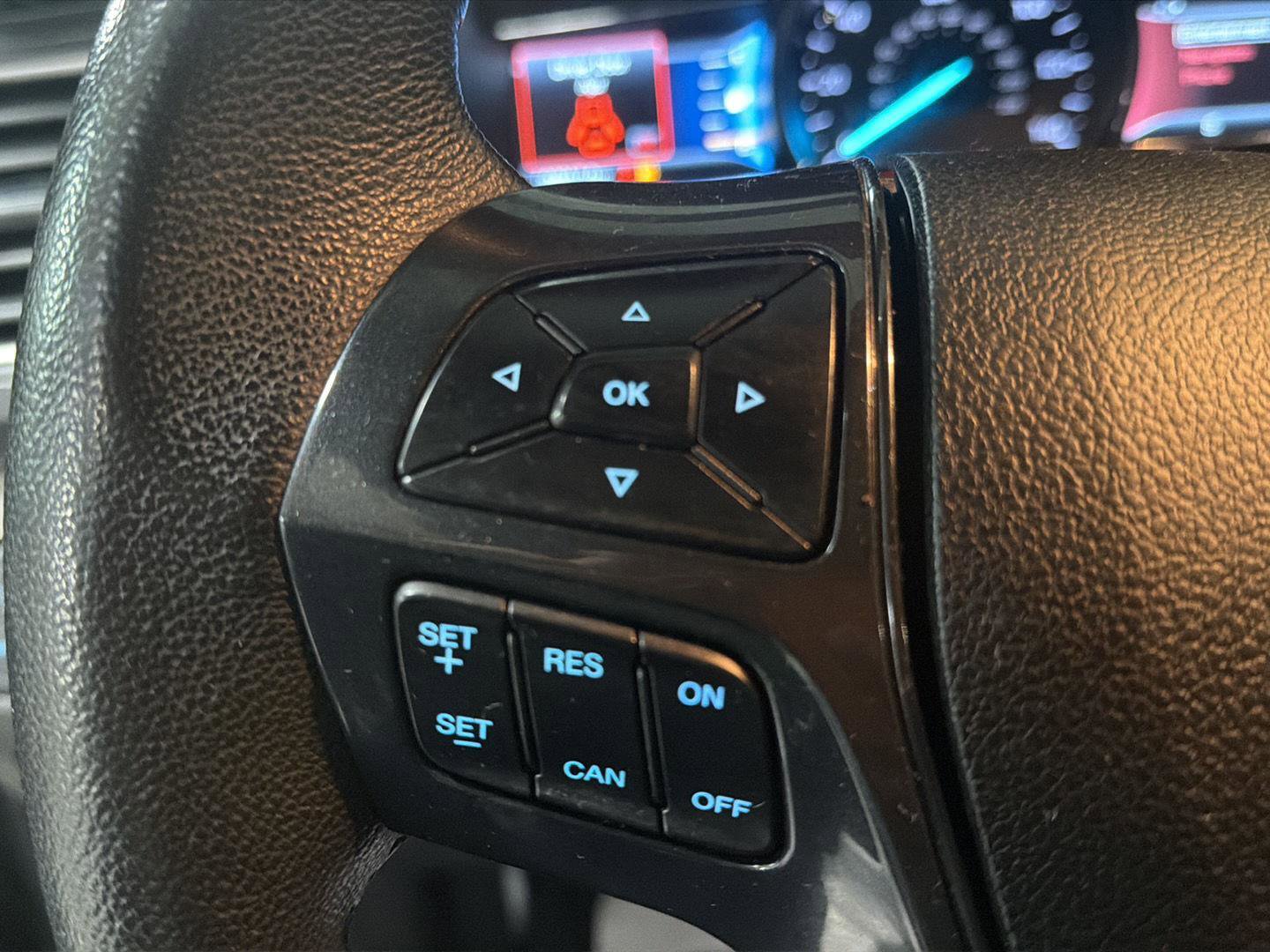 Used 2018 Ford Explorer XLT w/ Equipment Group 202A image 21