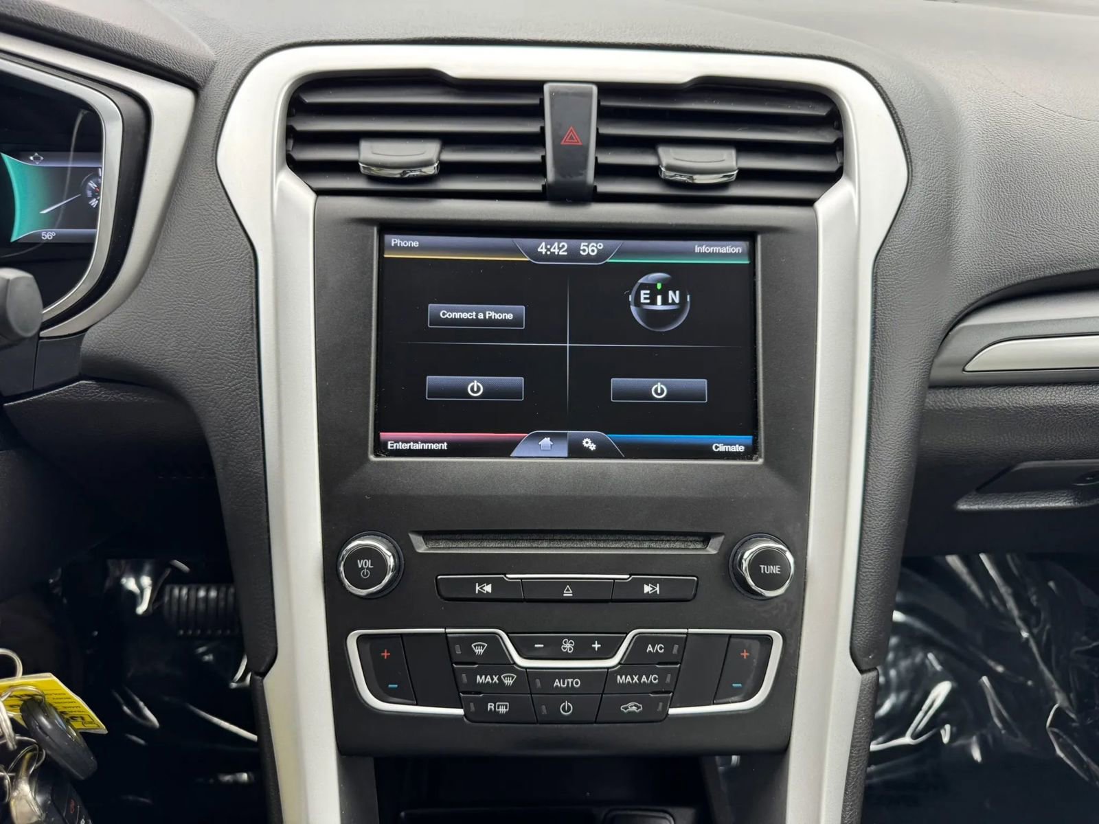 Used 2016 Ford Fusion SE image 19