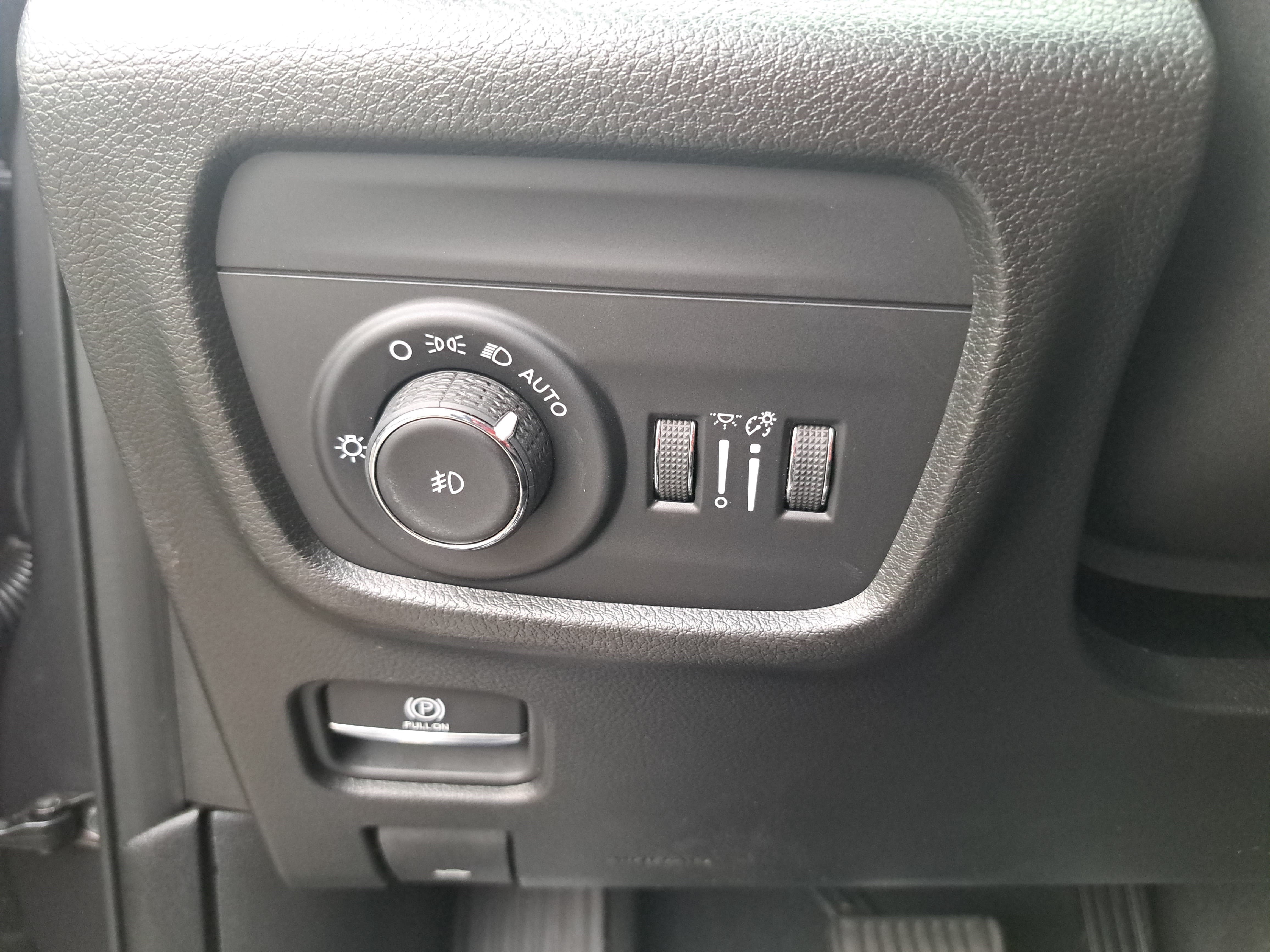 Used 2023 Jeep Grand Cherokee Overland w/ Adv Protech Group III AWD/4WD image 25