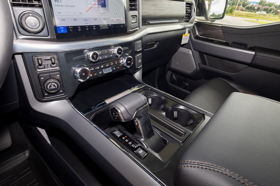 New 2025 Ford F150 Lariat w/ Equipment Group 502A High image 15