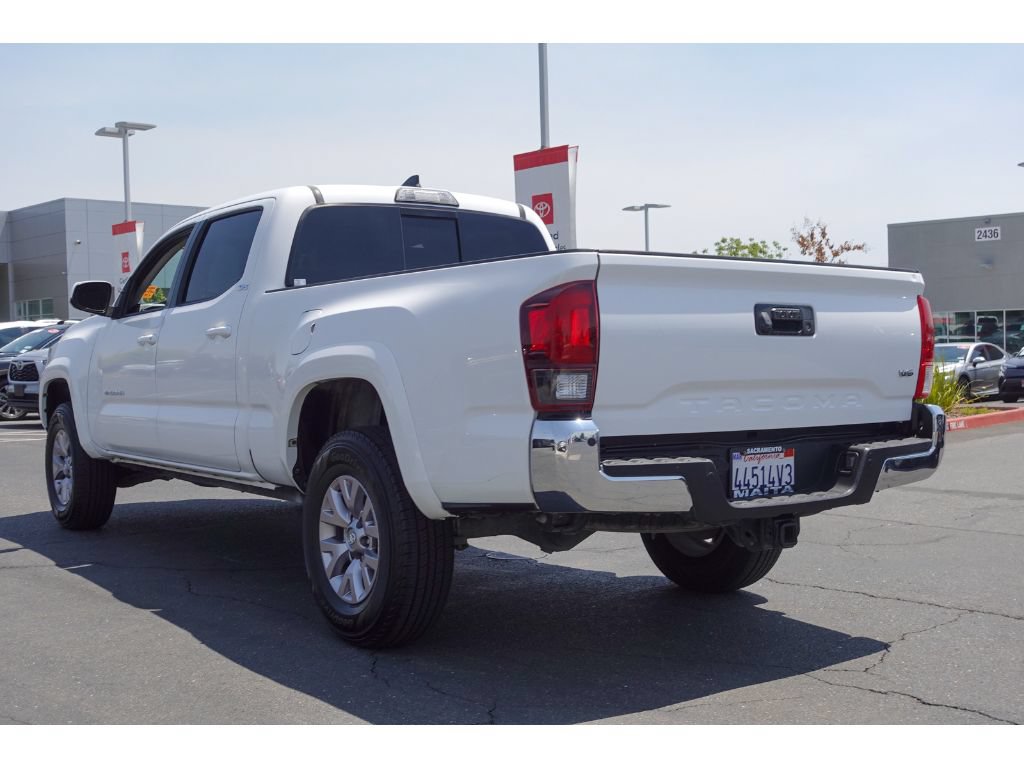 Used 2018 Toyota Tacoma SR5 RWD image 5