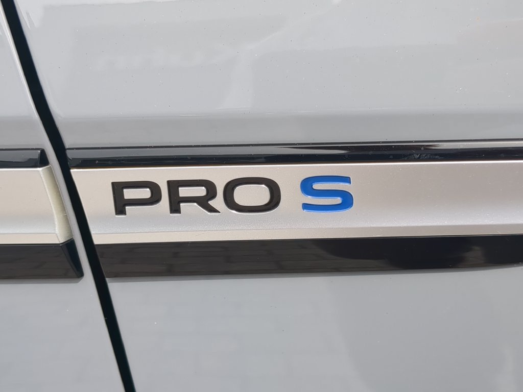 Certified 2022 Volkswagen ID.4 Pro S RWD image 11