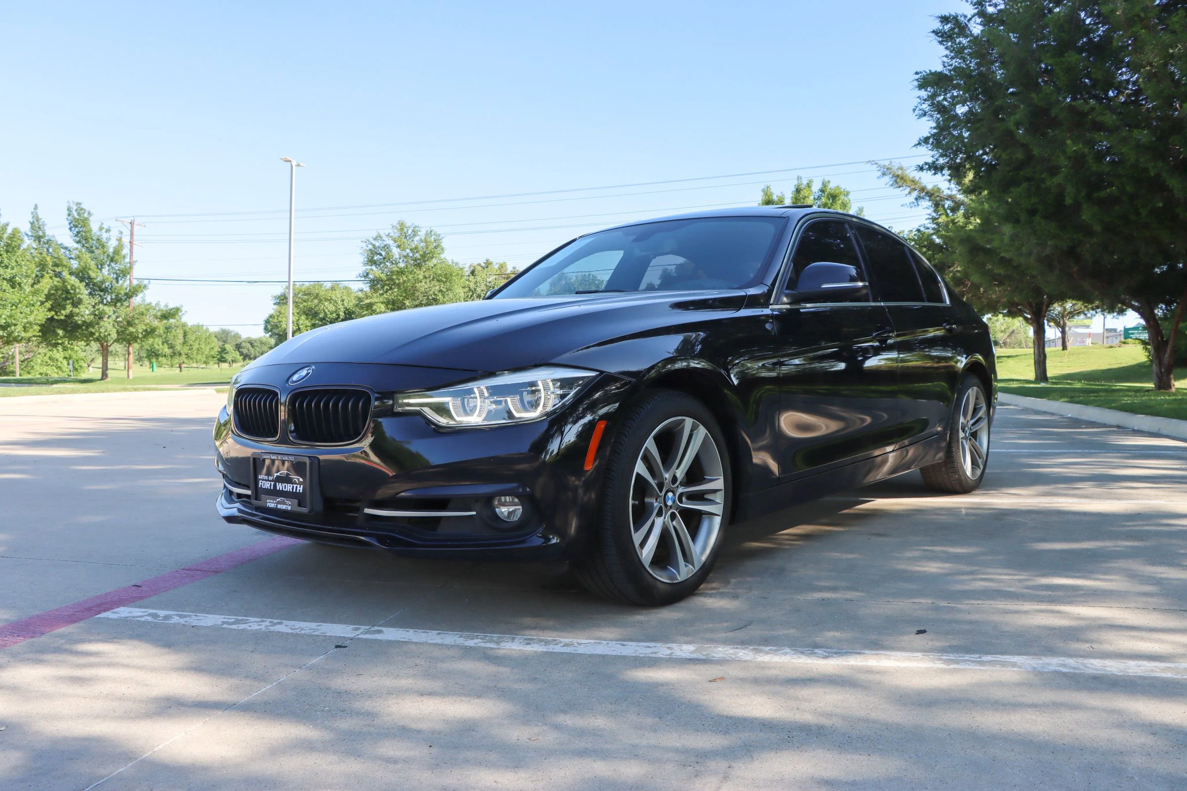 Used 2018 BMW 330i xDrive Sedan AWD/4WD image 3