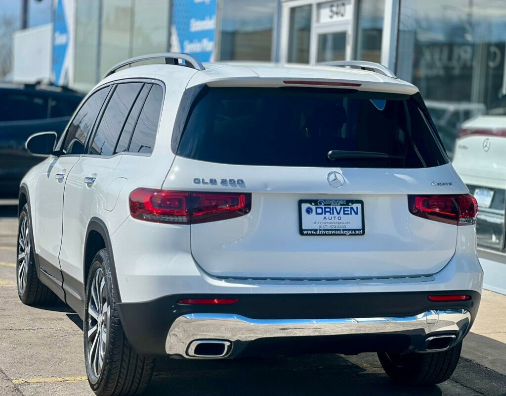 Used 2023 Mercedes-Benz GLB 250 4MATIC image 3
