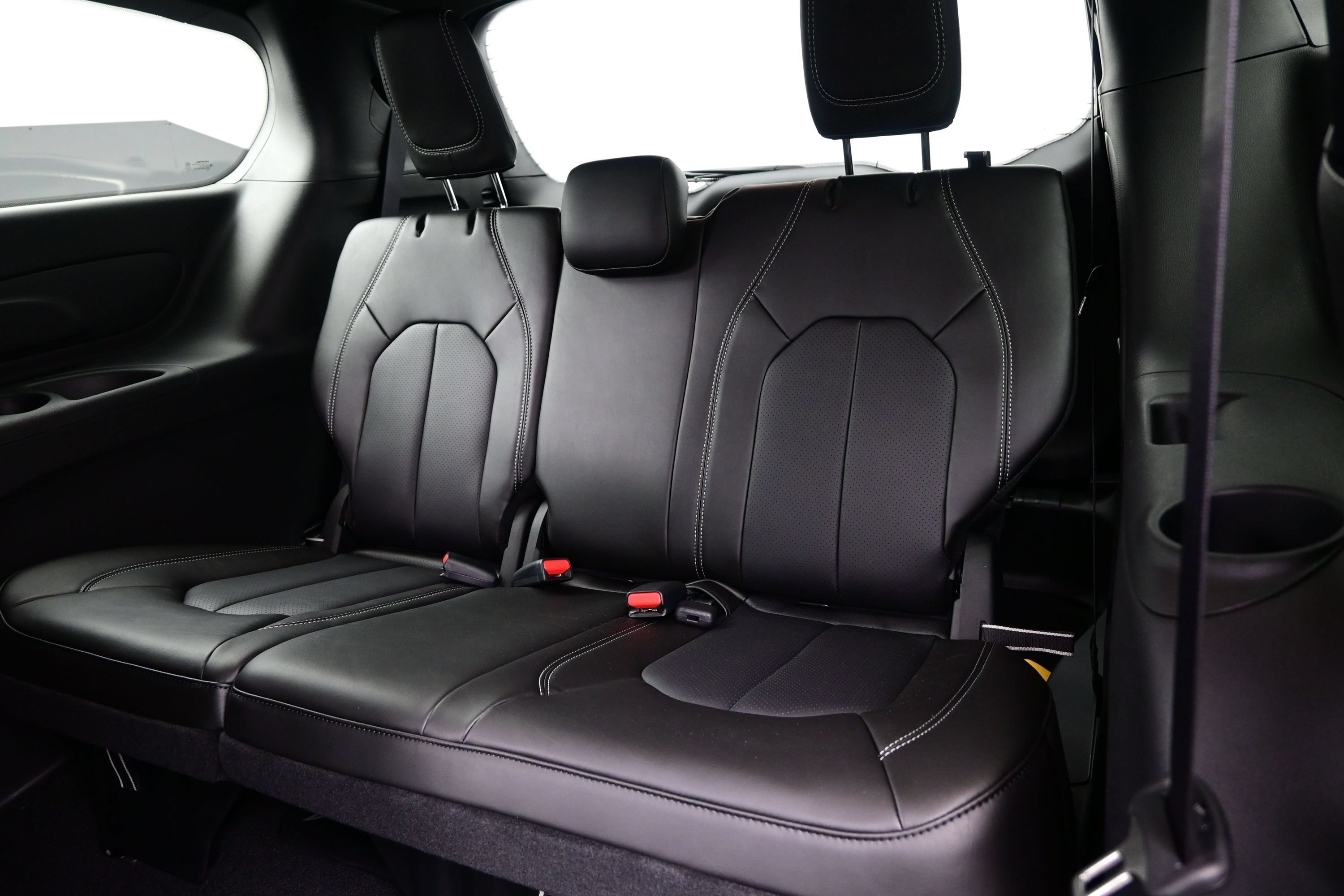 New 2027 Chrysler Pacifica Select AWD/4WD image 14