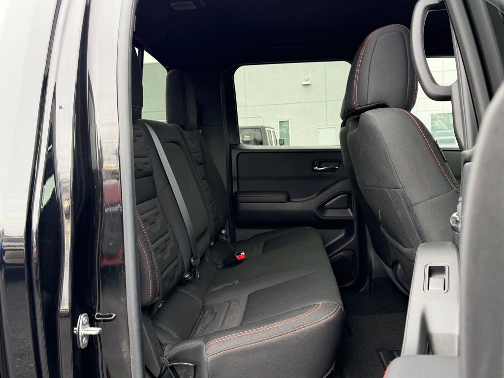 Used 2025 Nissan Frontier PRO-4X image 18