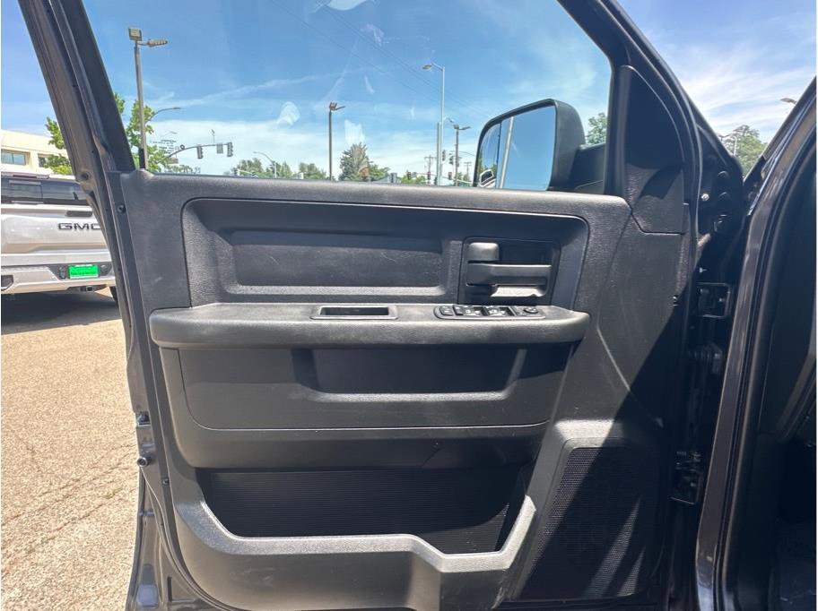 Used 2018 RAM 2500 Tradesman w/ Chrome Appearance Group AWD/4WD image 15