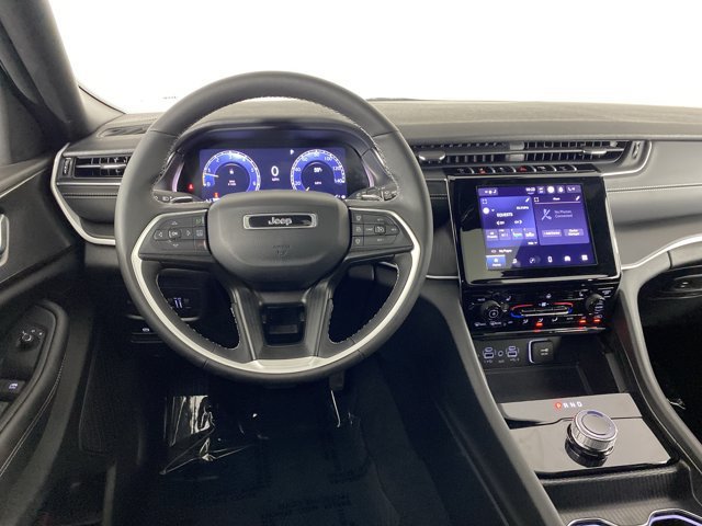Used 2024 Jeep Grand Cherokee Altitude AWD/4WD image 20