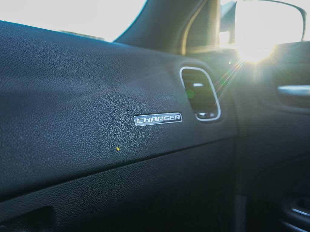 Used 2022 Dodge Charger SXT image 16