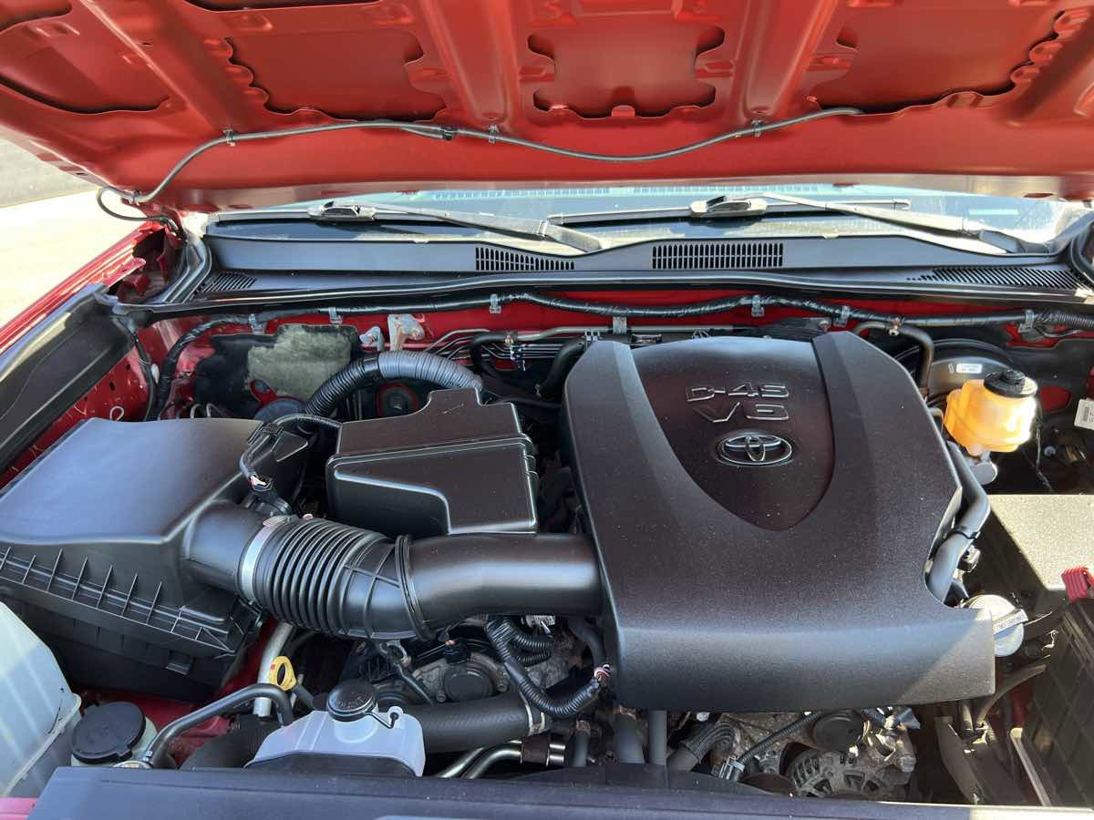 Used 2017 Toyota Tacoma SR5 image 21